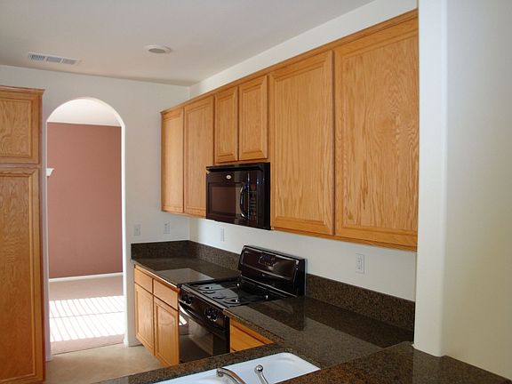 Oak cabinets, Granite counter tops