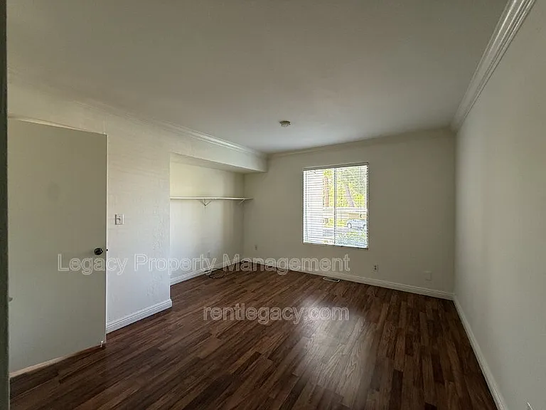 5460 Concord Blvd #B4 — Photo 9