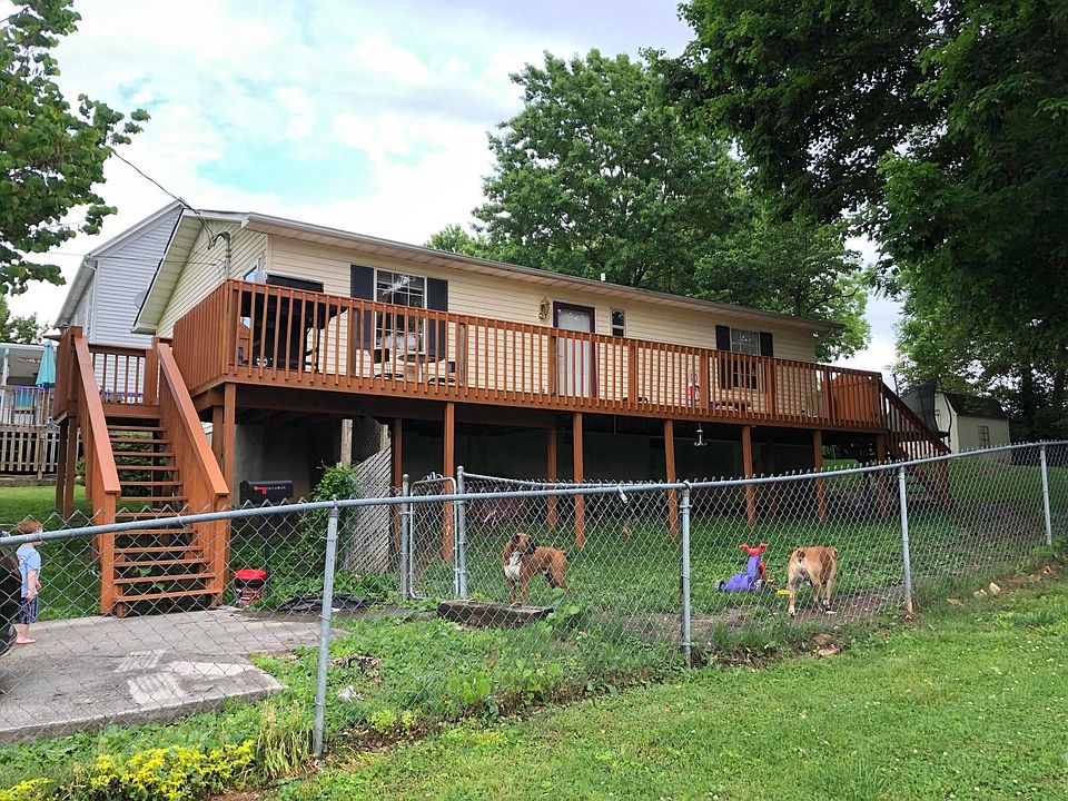 1st image of 119 W 10th Ave