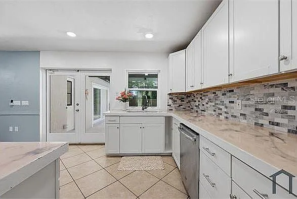 4404 Meadow Creek Cir — Photo 8