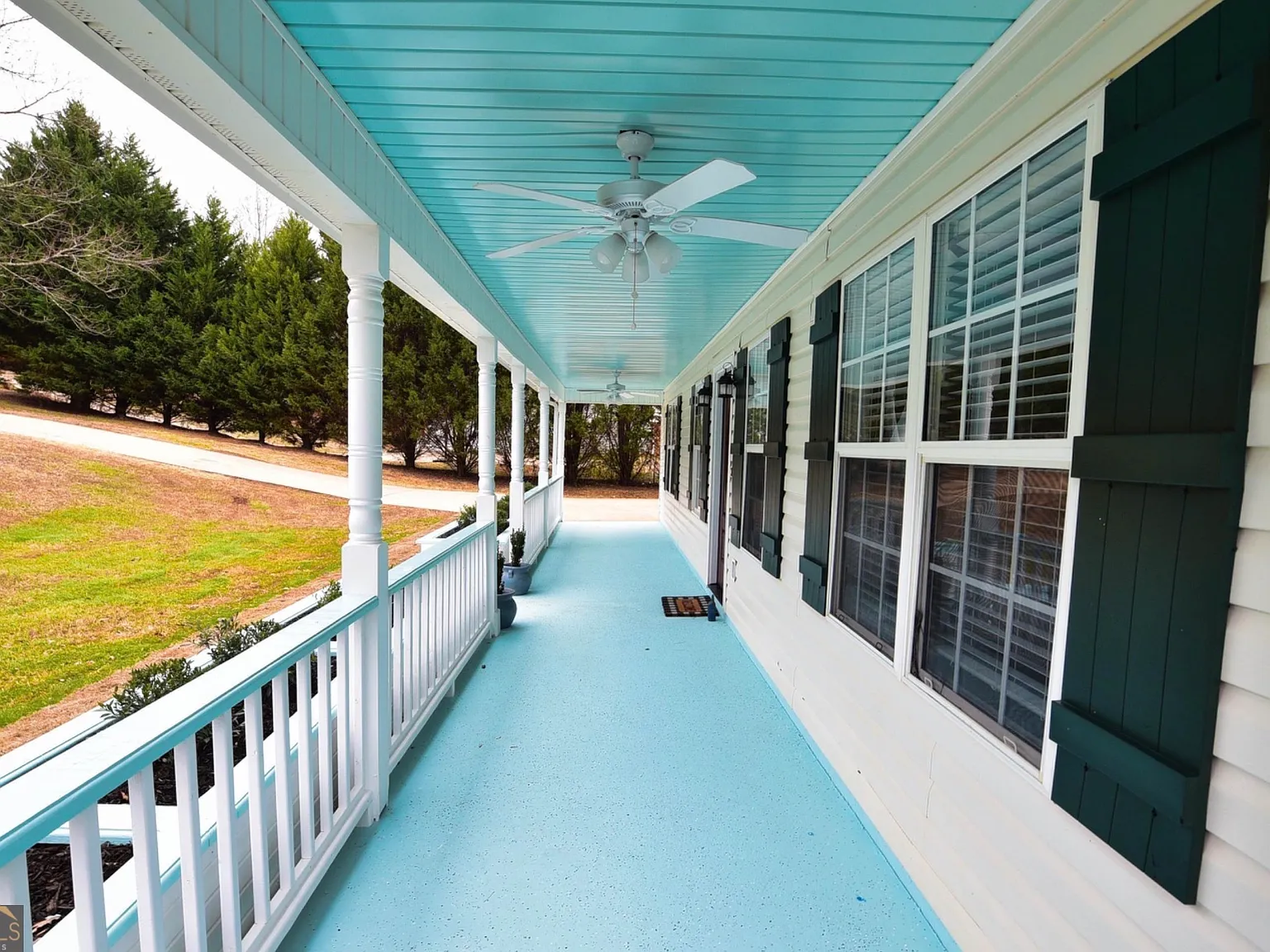 3 bed, 2.0 bath, 1320 sqft, $2,500 — Photo 2