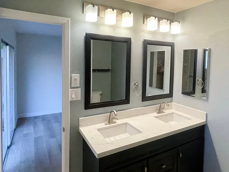 1507 E Palmcroft Dr — Photo 12