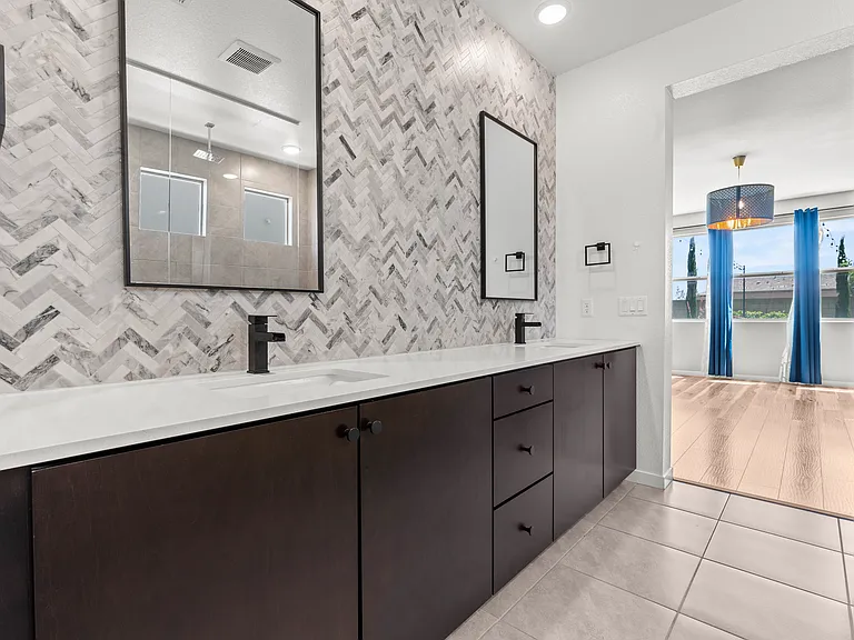 8370 Charleston Peak St — Photo 18