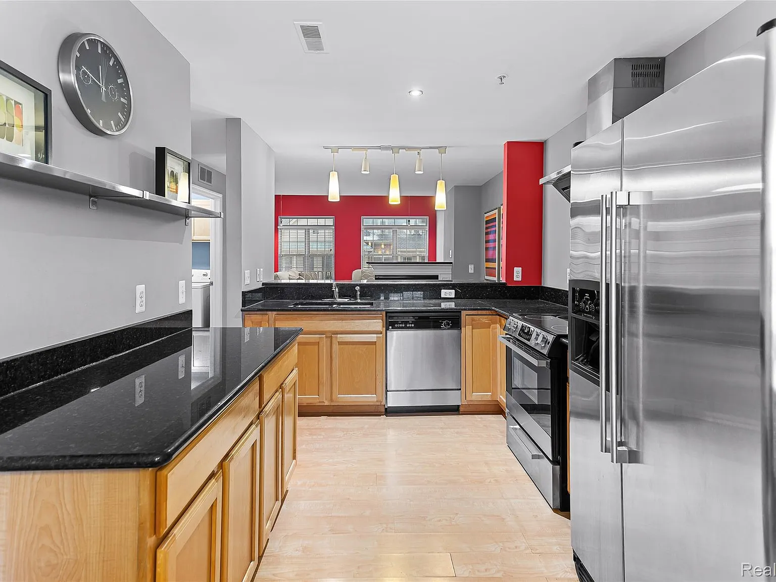 3 bed, 2.0 bath, 1635 sqft, $2,375 — Photo 4
