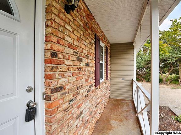 2nd image of 2116 Mythewood Cir SW