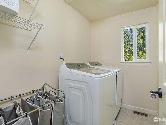 5th image of 18002 230th Avenue NE