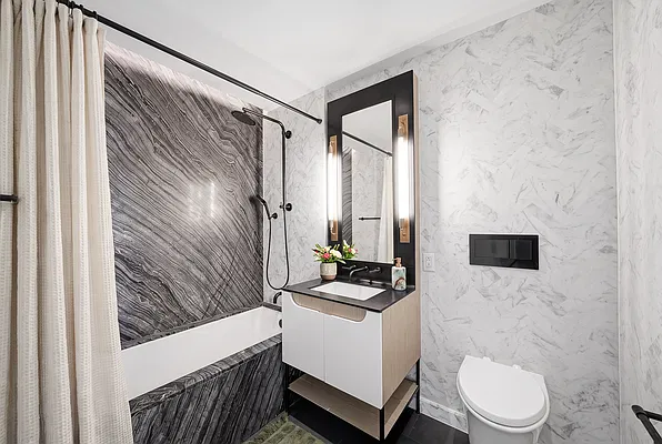 Bathroom, photo 1