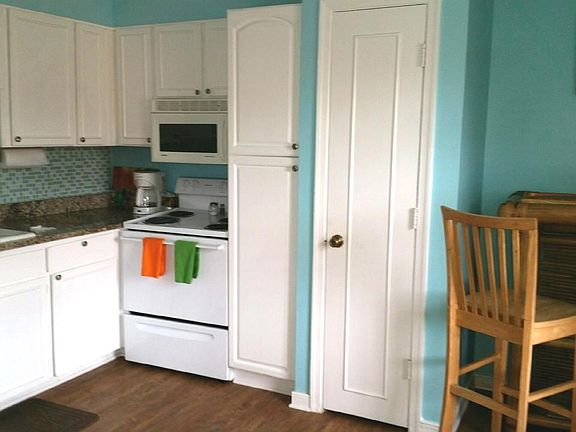 4th image of 145 E Colonial Ct APT C