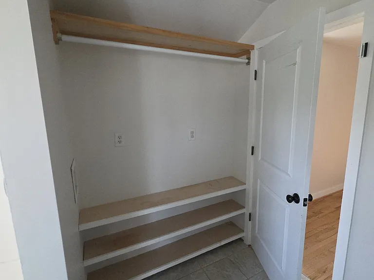304 N River Rd — Photo 22