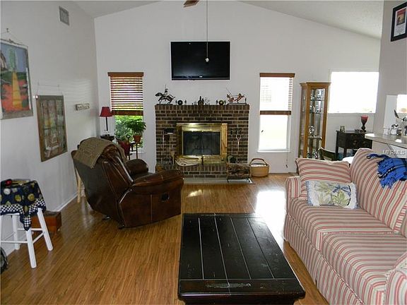 2nd image of 3865 Dovehollow Dr