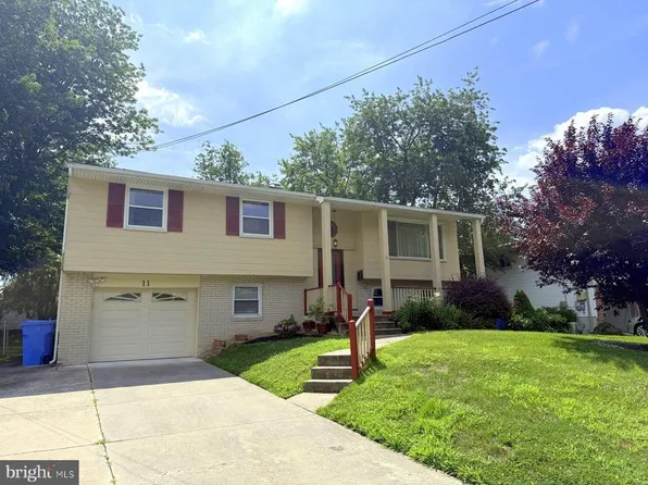 11 Knollwood Dr, Cherry Hill, NJ 08002