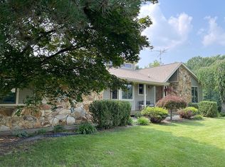 11085 Windy Hill Dr, Fenton, MI 48430