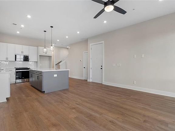 5th image of 990 Bibbs Cir #7