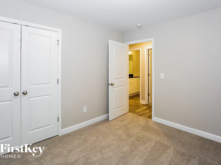 145 McKinnon Ave NE — Photo 16