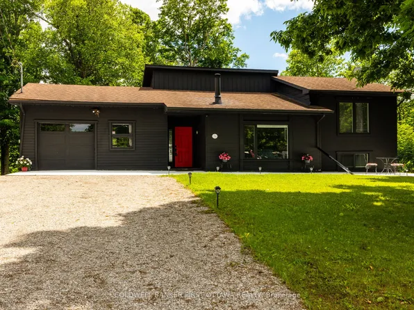 6779 Roger Stevens Dr, Montague, ON K7A 4S6
