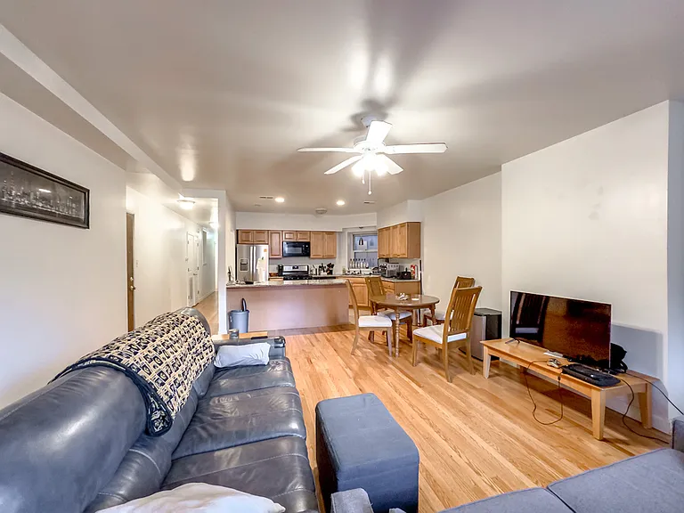 6711 N Sheridan Rd #S2 — Photo 8