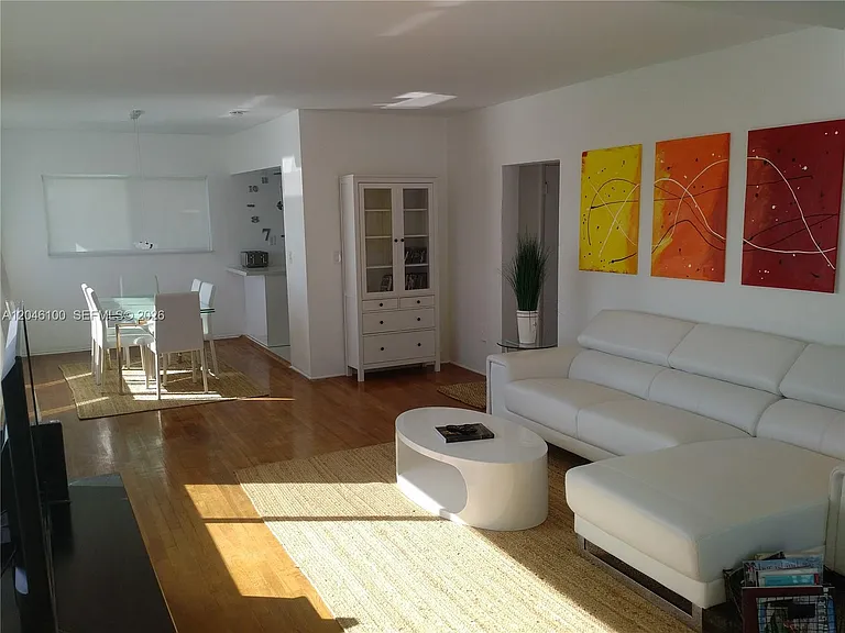 1830 S Treasure Dr #21 — Photo 4