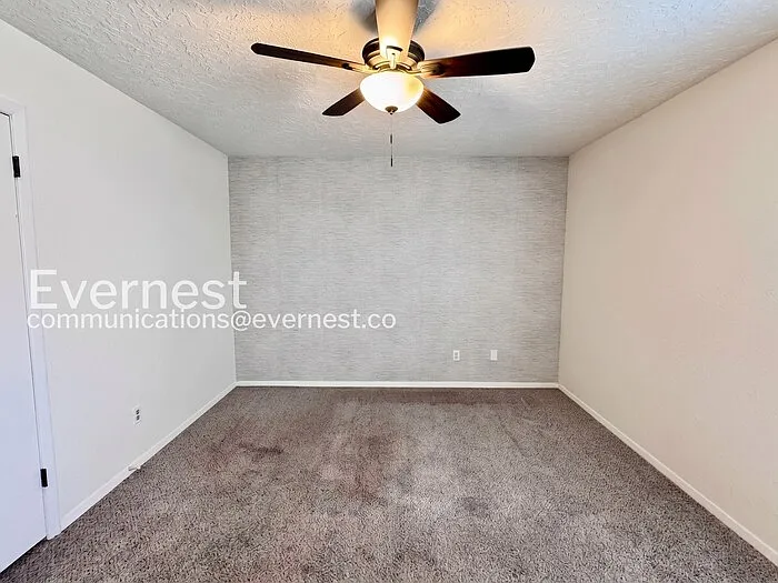 909 W Glendale St — Photo 14