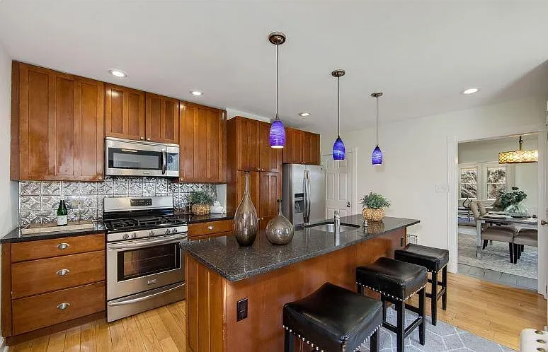 129 W Central Ave — Photo 3
