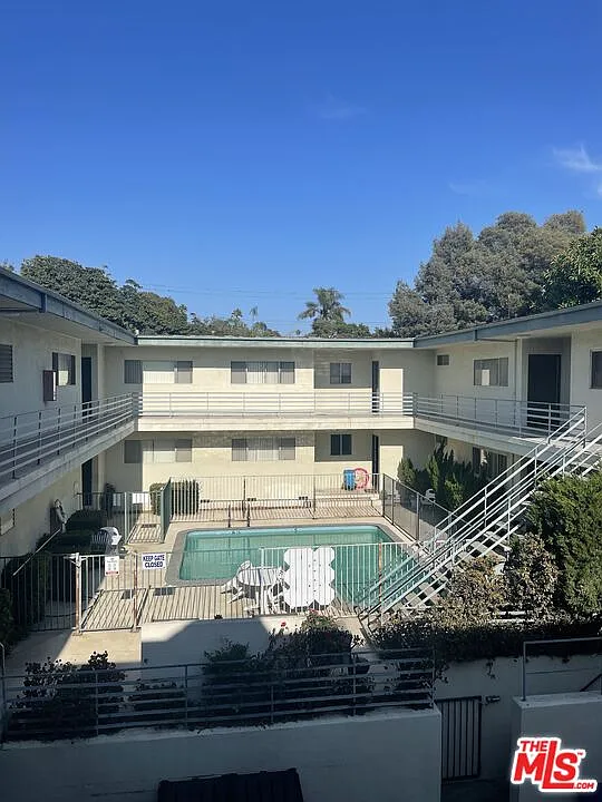 3686 S Centinela Ave #16