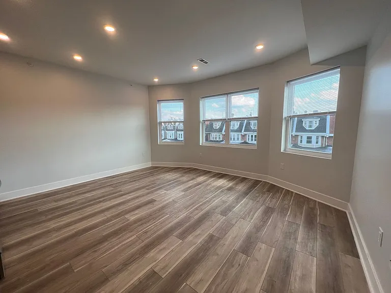 4937 Chestnut St — Photo 16