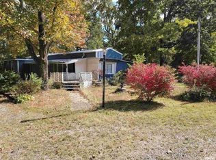 9022 Wilcoxen Rd, Kinmundy, IL 62854