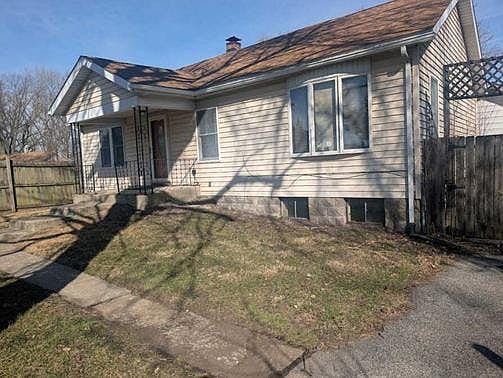 3rd image of 207 Judith Ln