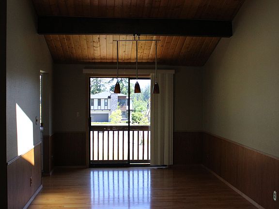 4th image of 2018 245th Ave SE