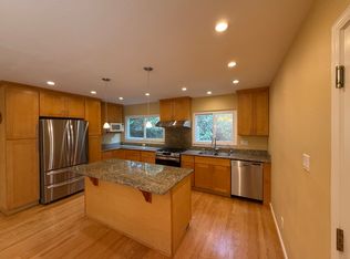 1572 Hollingsworth Dr, Mountain View, CA 94040