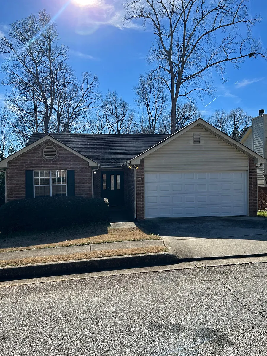 Building Photo - 106 Oakwood Cir