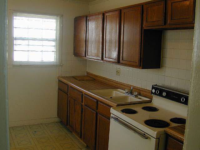 2nd image of 4168 Menlo Dr