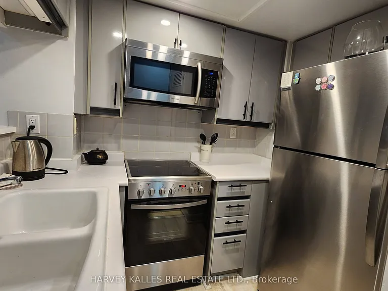 7 Broadway Ave #211 — Photo 9