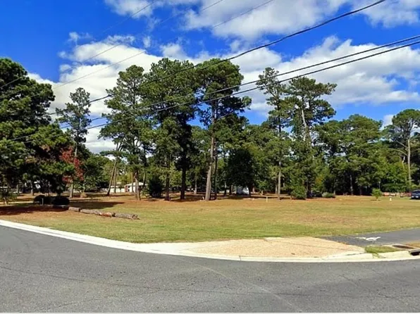 L5 Taylor St #5, Chincoteague Island, VA 23336