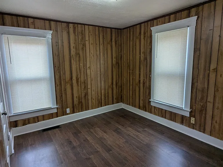 793 Boulevard St — Photo 12