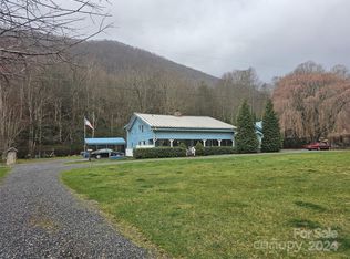 561 Caldwell Dr, Maggie Valley, NC 28751