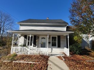 88 North St, Ware, MA 01082