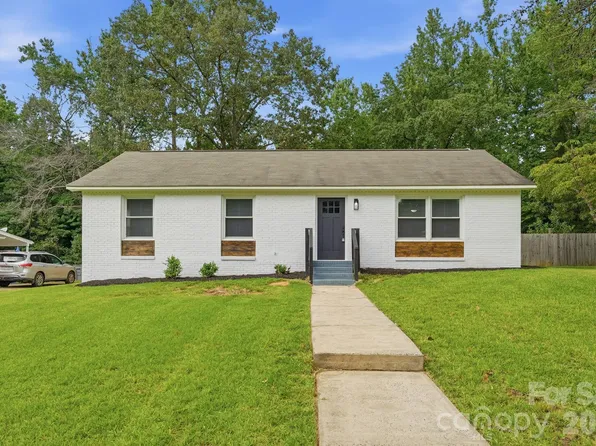 5233 Delivau Dr, Charlotte, NC 28215