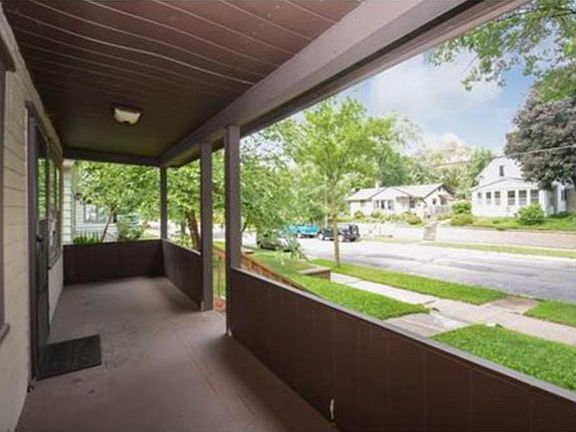 3rd image of 244 Haskell St E