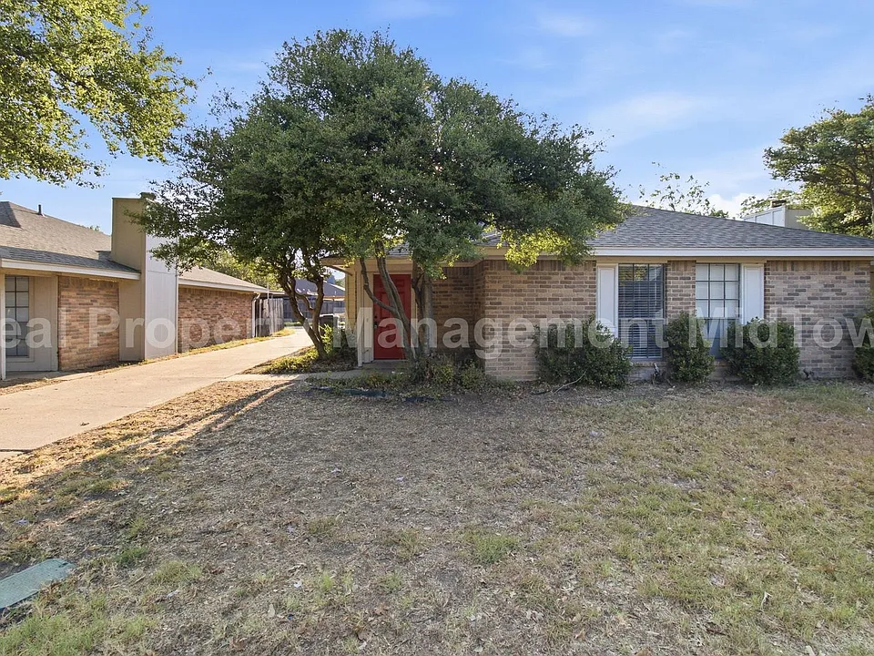 2427 Indigo Ln