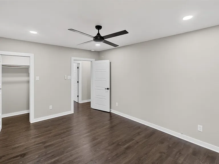 428 Van Molan St — Photo 26