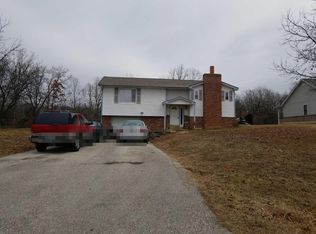 1016 Cherry Ln, Catawissa, MO 63015