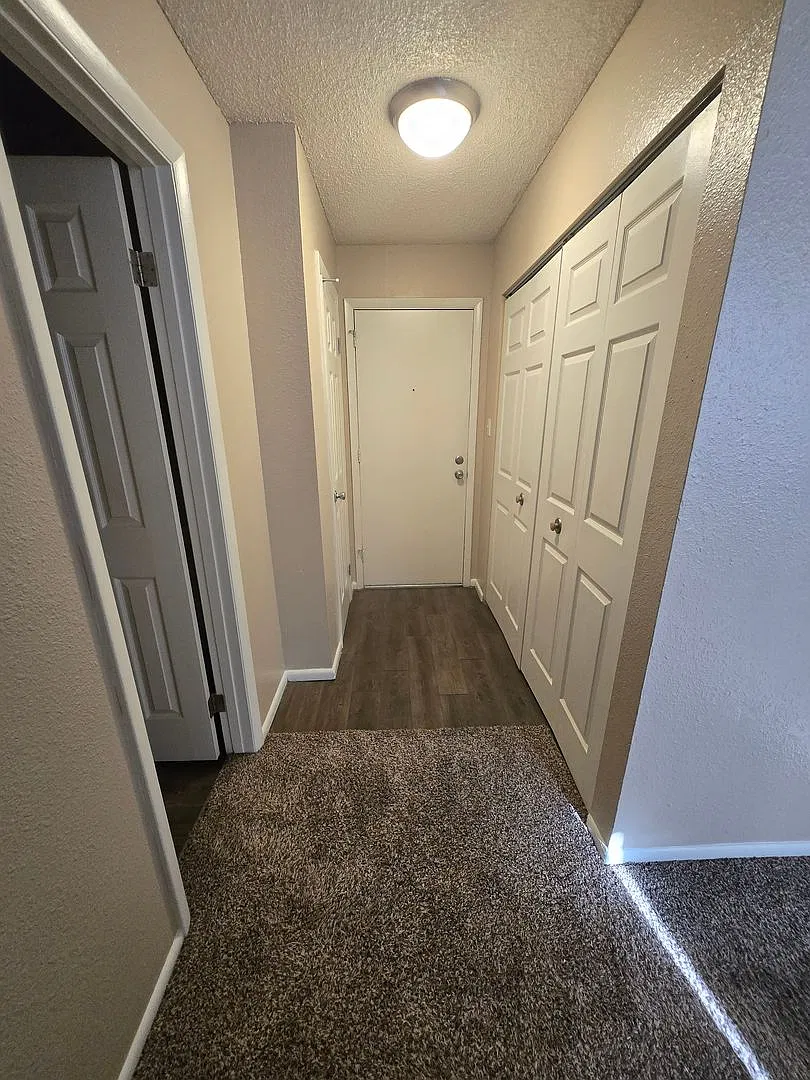 Park Ridge Apartments — Photo 4