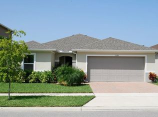 3195 Bayou Ln, Tavares, FL 32778