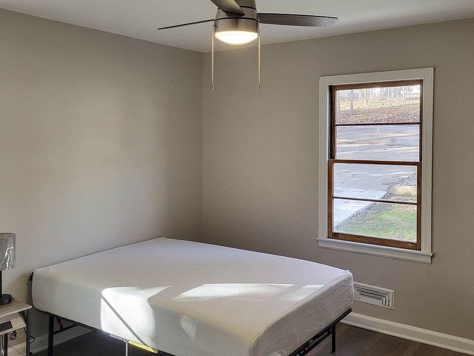 Large front bedroom