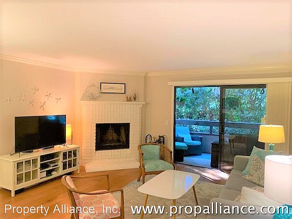 3rd image of 8840 Villa La Jolla Dr Unit 112