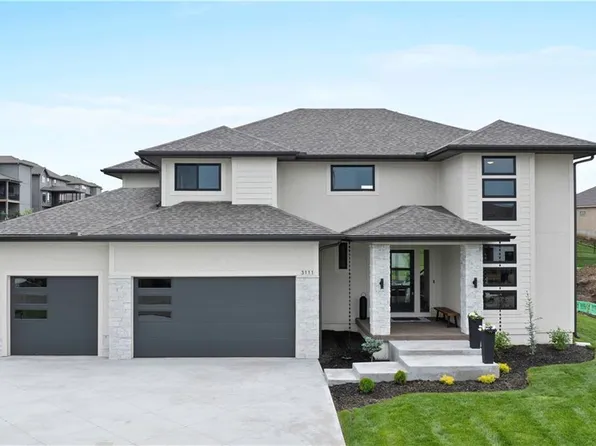 2517 NE Woodland Oak Cir, Lees Summit, MO 64086