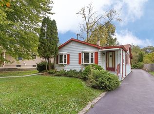 315 N Washington St, Westmont, IL 60559