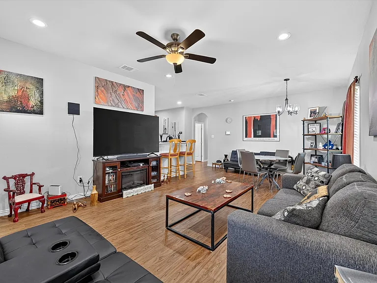 225 Sante Fe St — Photo 7