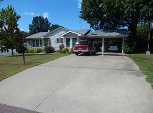 2 W 14th St, Carrollton, MO 64633
