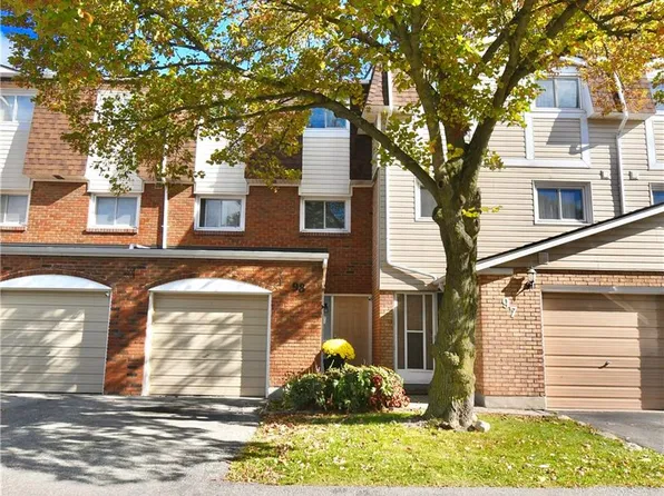 11 Harrisford St #98, Hamilton, ON L8K 6L7